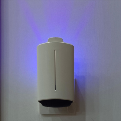 Goede prijs. Duurzaam 145 g UV-licht trekken muggen motte muggenvanger toepasselijk gebied 20-50 vierkante meter met lijm pad hervulling online